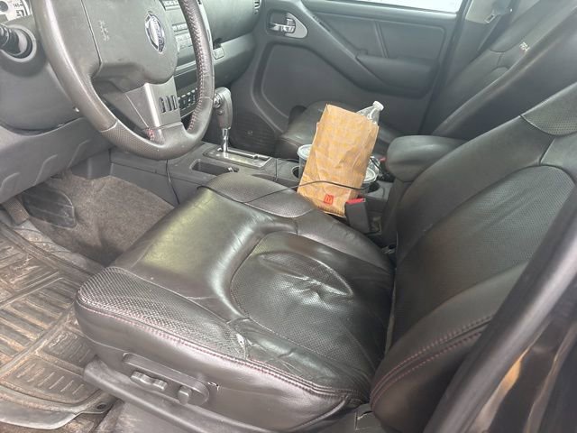 Used 2010 Nissan Frontier PRO-4X w/ Pro-4x Value Truck Pkg image 5