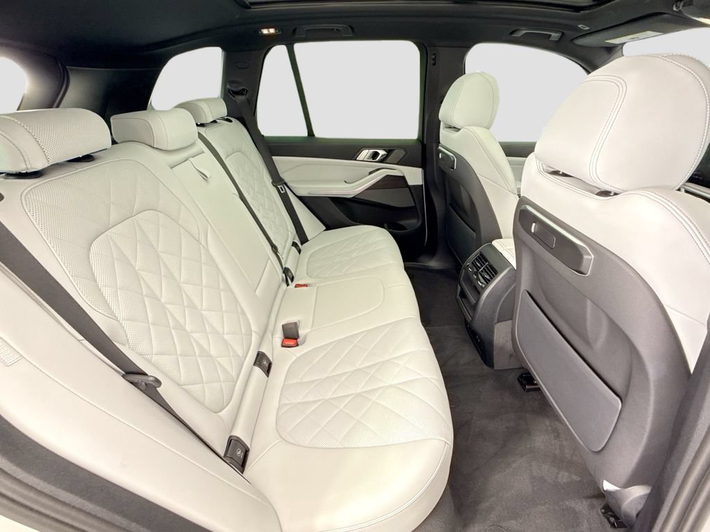Used 2024 BMW X5 xDrive40i w/ Premium Package AWD/4WD image 21