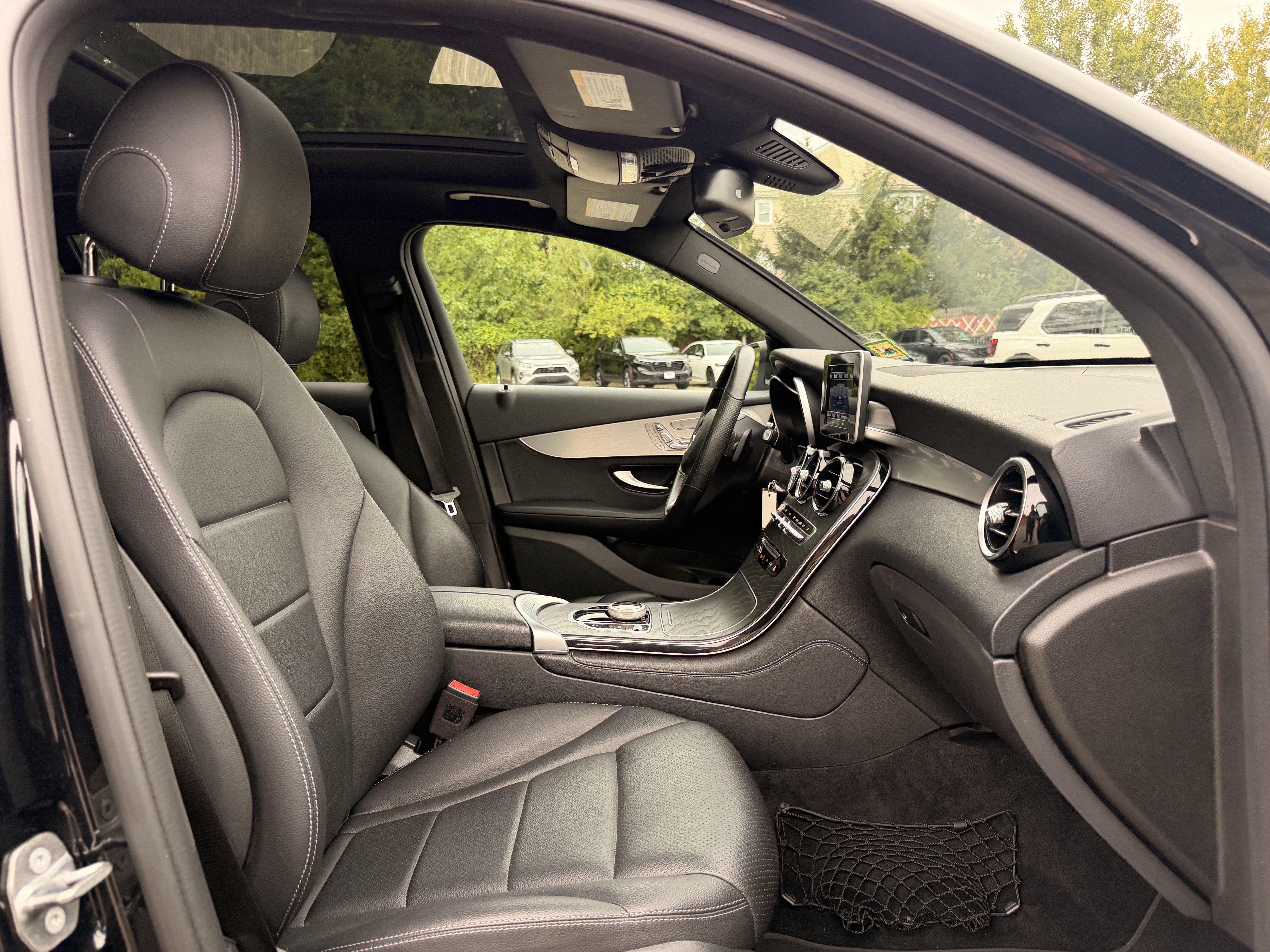 Used 2019 Mercedes-Benz GLC 300 4MATIC image 16