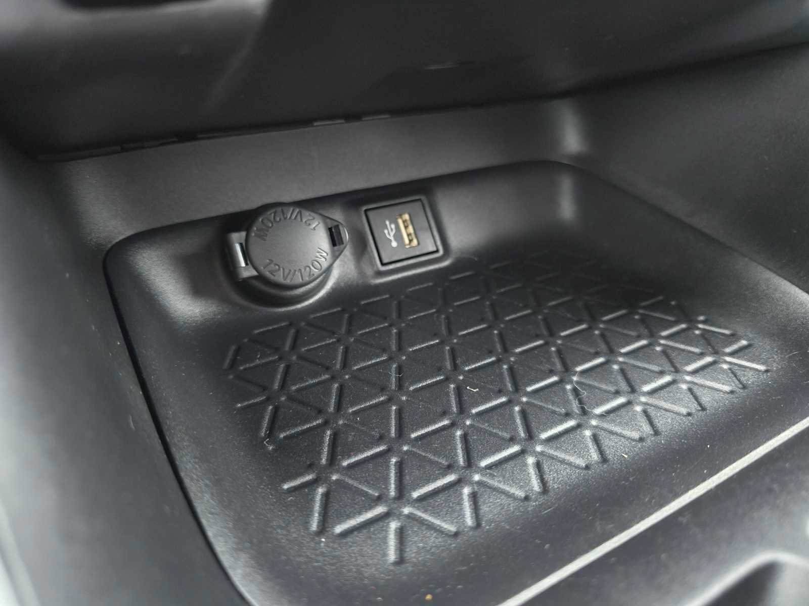 Certified 2025 Toyota RAV4 LE image 32