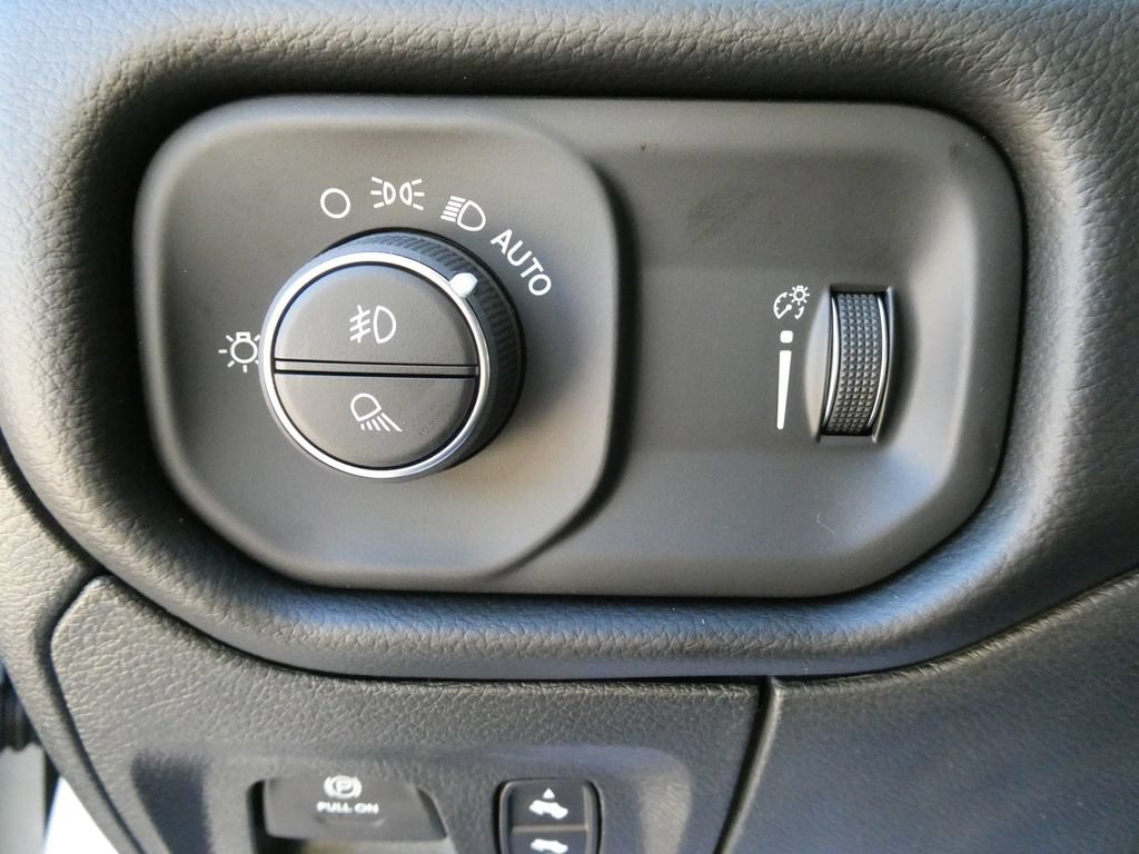 New 2027 RAM 1500 4x4 Crew Cab image 19