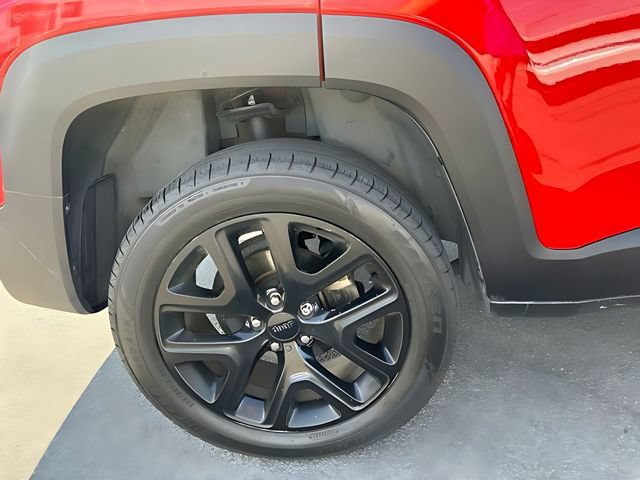 Used 2018 Jeep Renegade Altitude w/ Advanced Technology Group AWD/4WD image 13