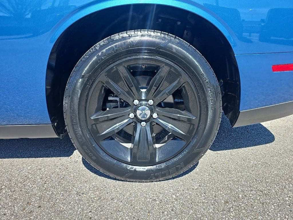 Used 2023 Dodge Challenger SXT image 9