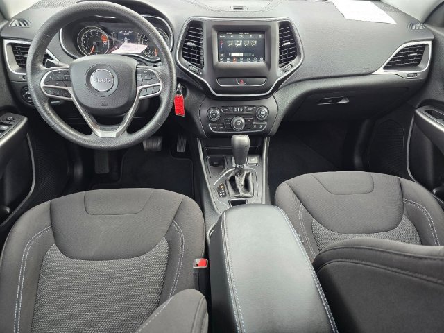 Used 2019 Jeep Cherokee Latitude w/ Popular Appearance Group FWD image 18