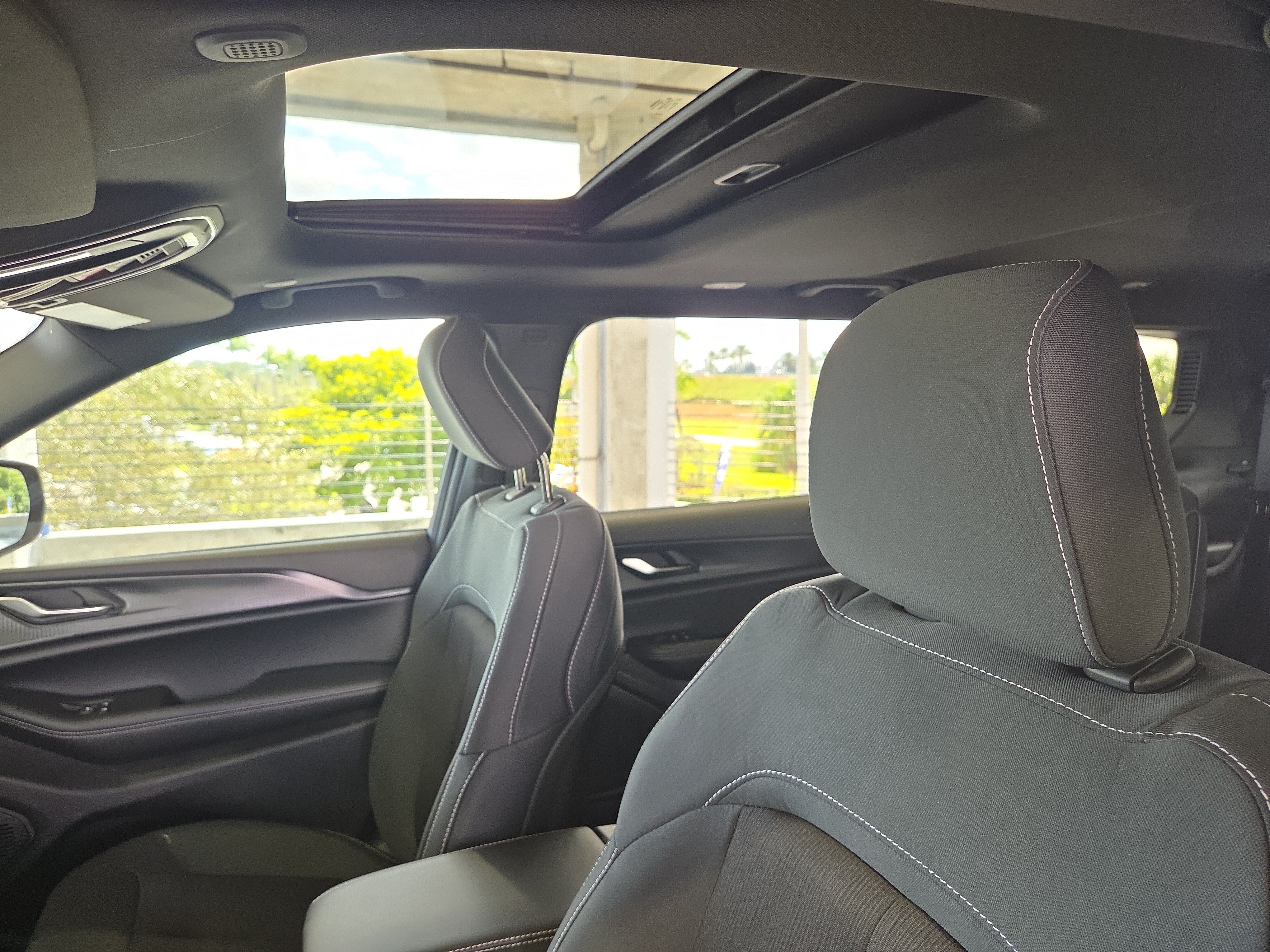 New 2025 Jeep Grand Cherokee L Laredo RWD image 21