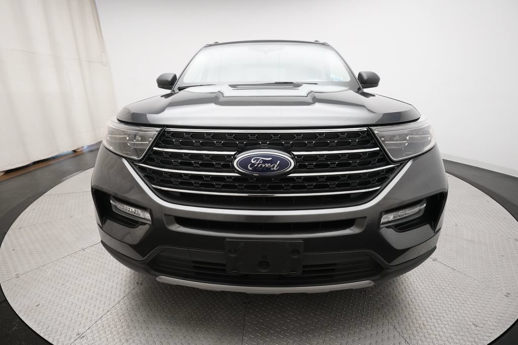 Used 2020 Ford Explorer XLT w/ Equipment Group 202A AWD/4WD image 11