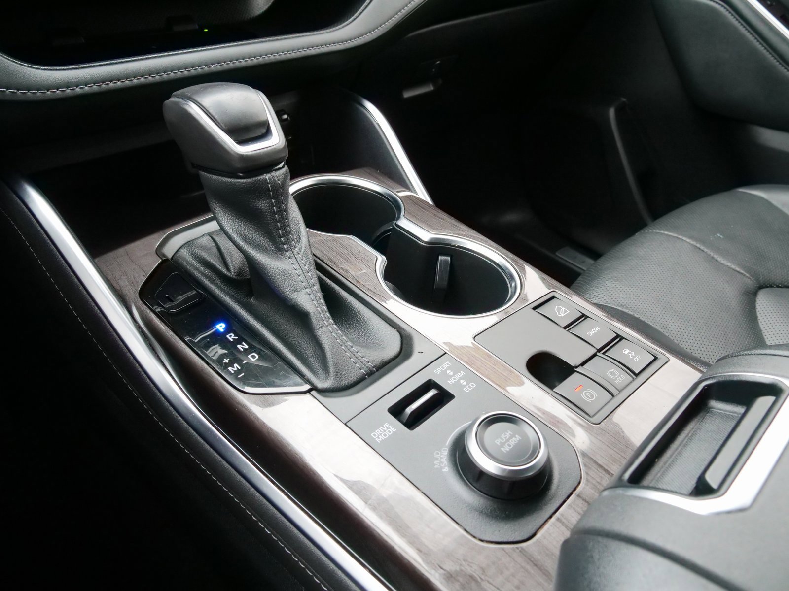 Used 2023 Toyota Highlander Limited image 29