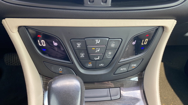 Used 2020 Buick Envision Essence FWD image 18