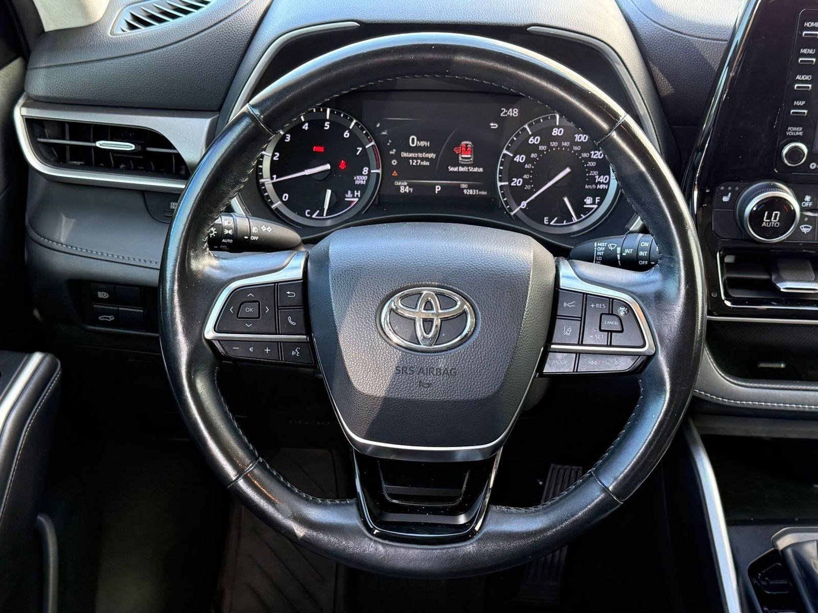 Used 2020 Toyota Highlander XLE image 16