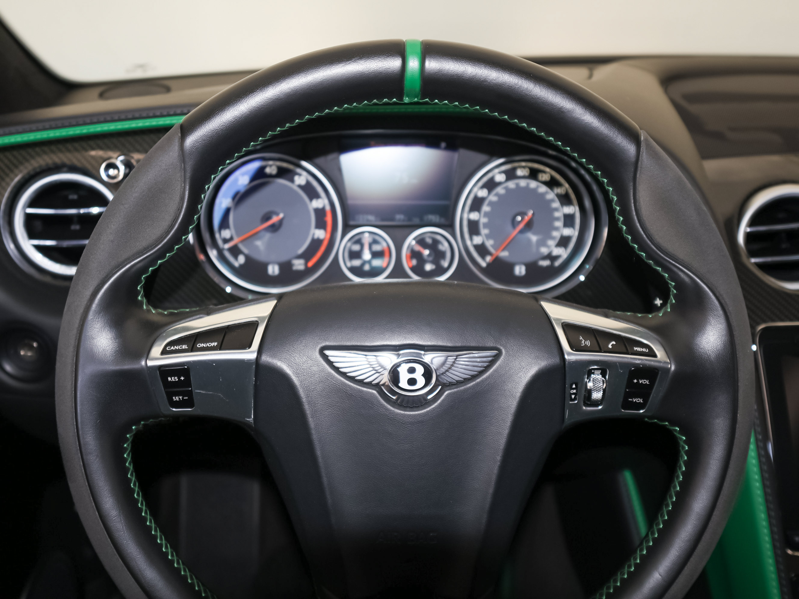 Used 2015 Bentley Continental GT3-R AWD/4WD image 28