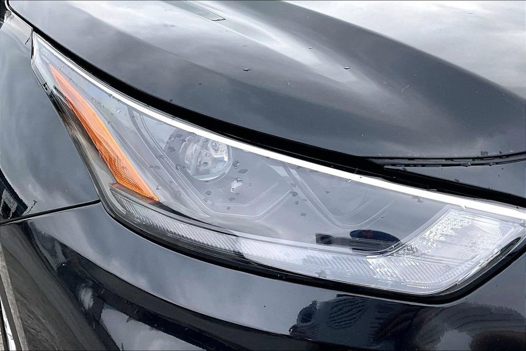 Used 2023 Toyota Highlander L image 32