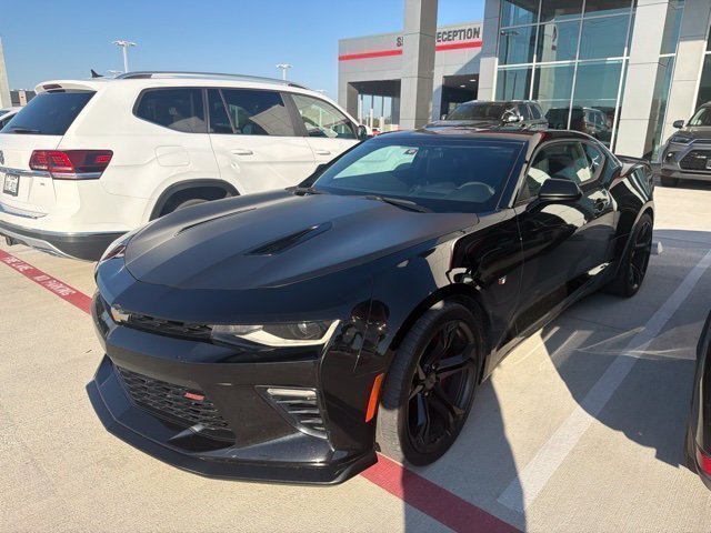 Used 2018 Chevrolet Camaro SS RWD image 2