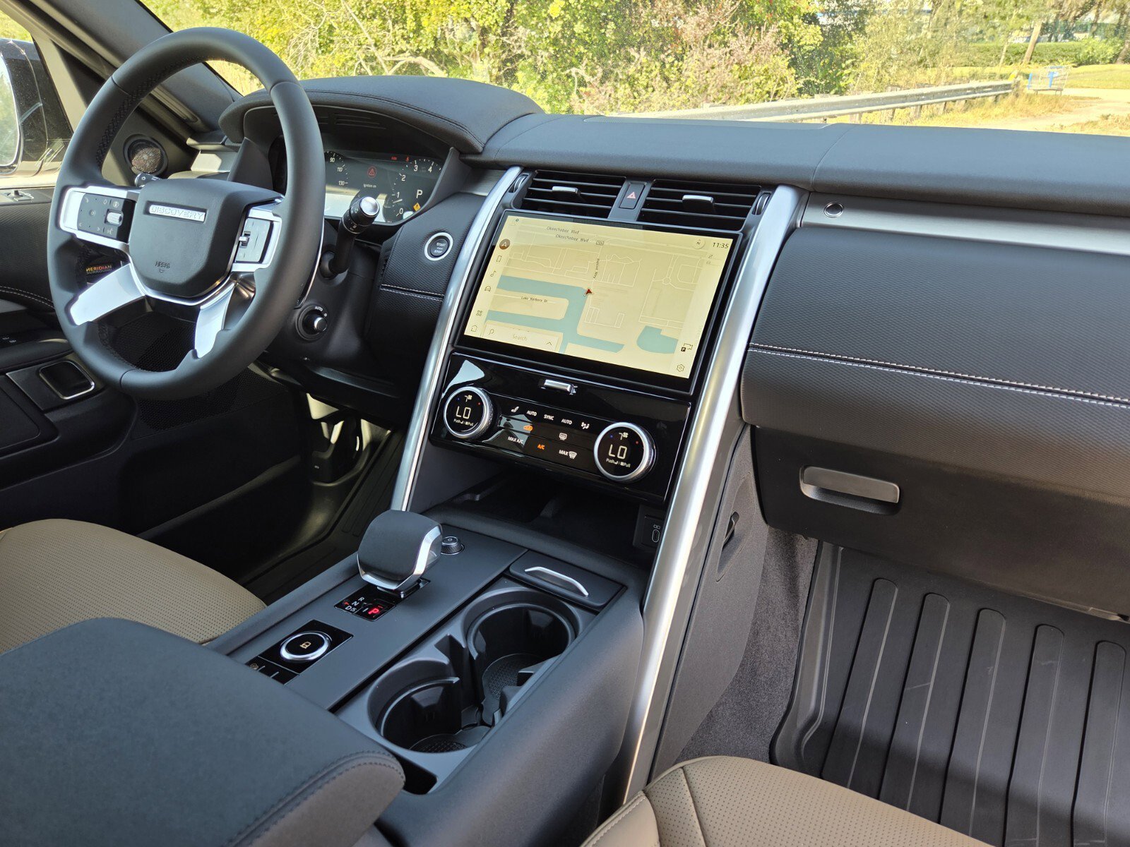 Used 2026 Land Rover Discovery Limited Edition image 19