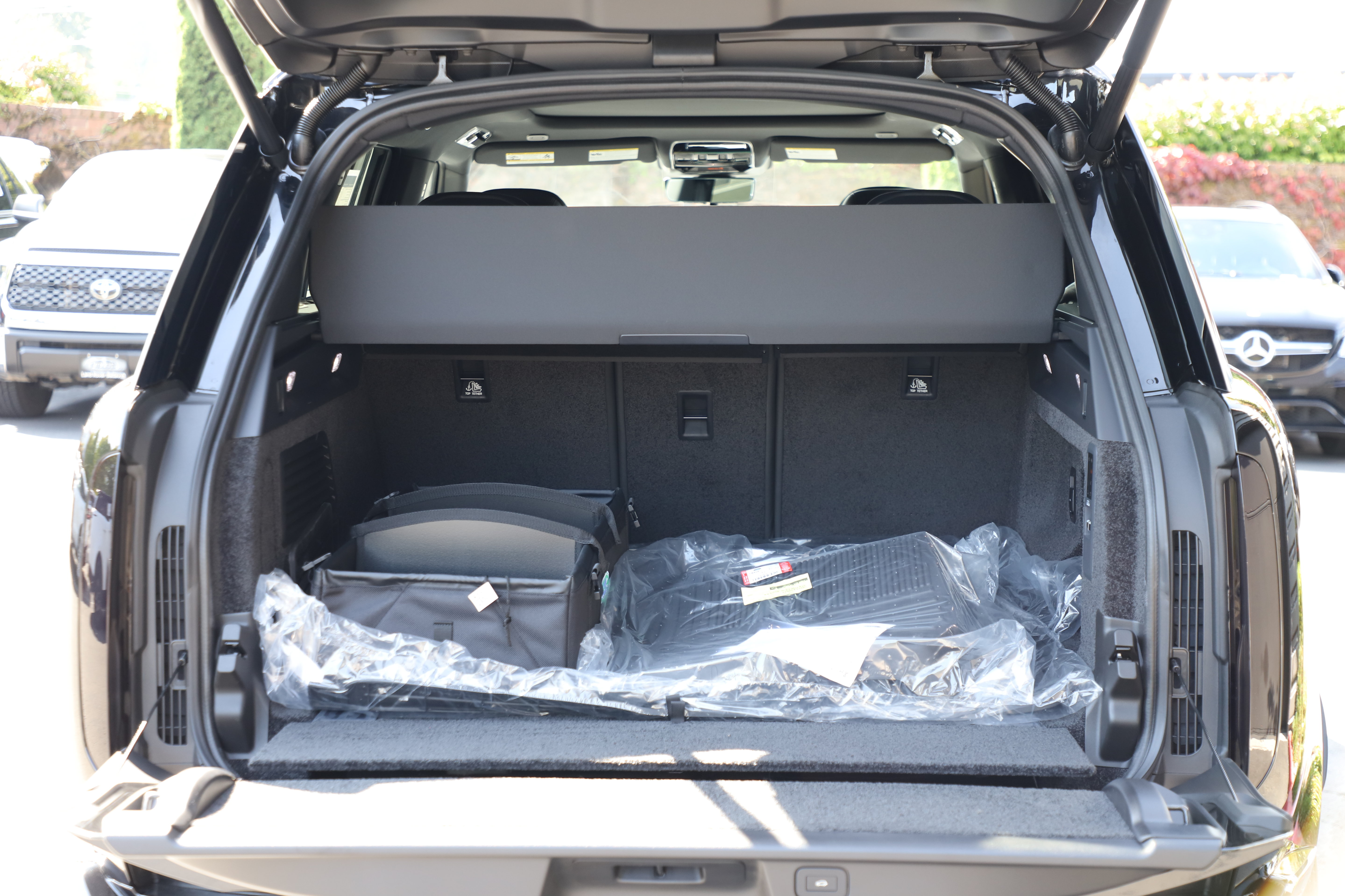 New 2026 Land Rover Range Rover SE AWD/4WD image 14