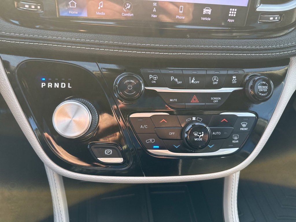 Used 2022 Chrysler Pacifica Limited image 18