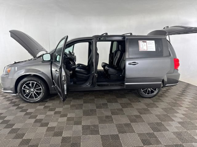 Used 2017 Dodge Grand Caravan GT FWD image 11