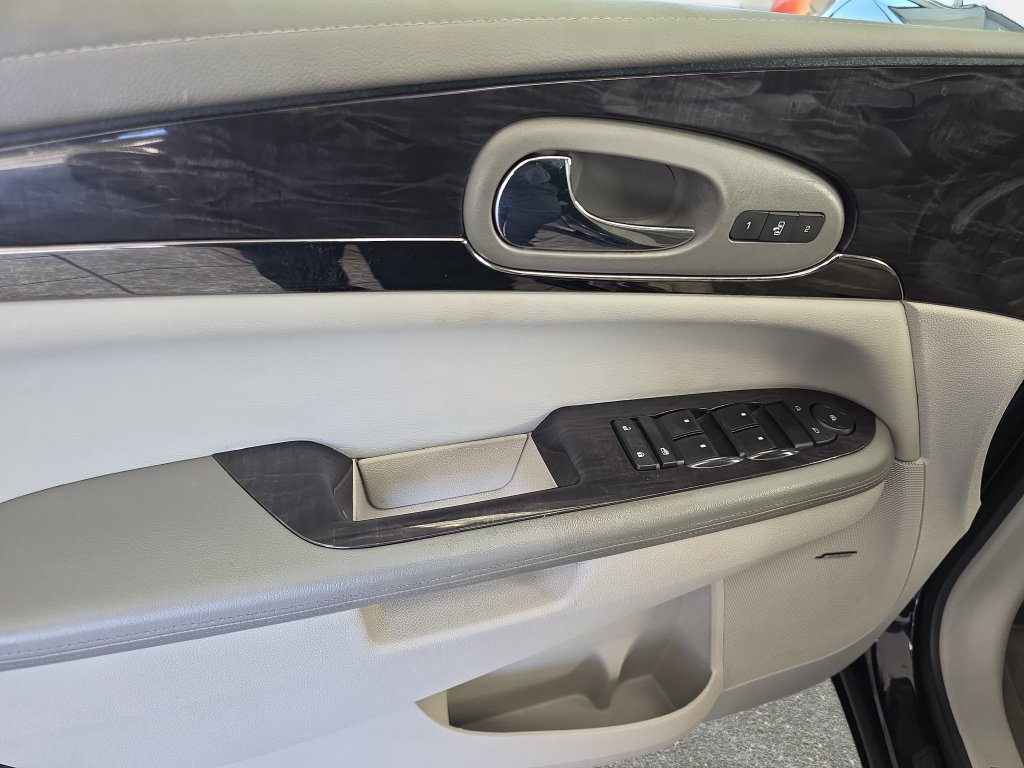 Used 2017 Buick Enclave Leather FWD image 28