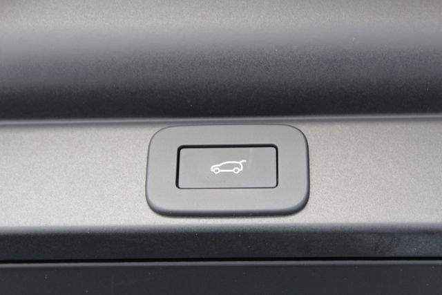 New 2026 Land Rover Range Rover SE image 22