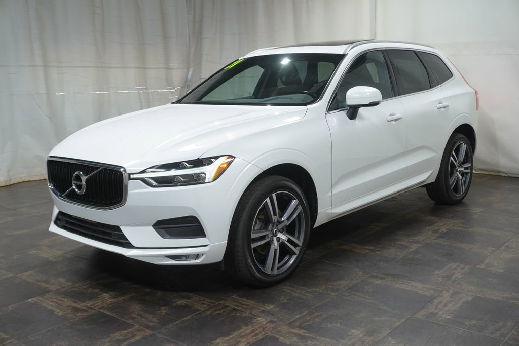 Used 2021 Volvo XC60 T5 Momentum w/ Premium Package AWD/4WD image 2