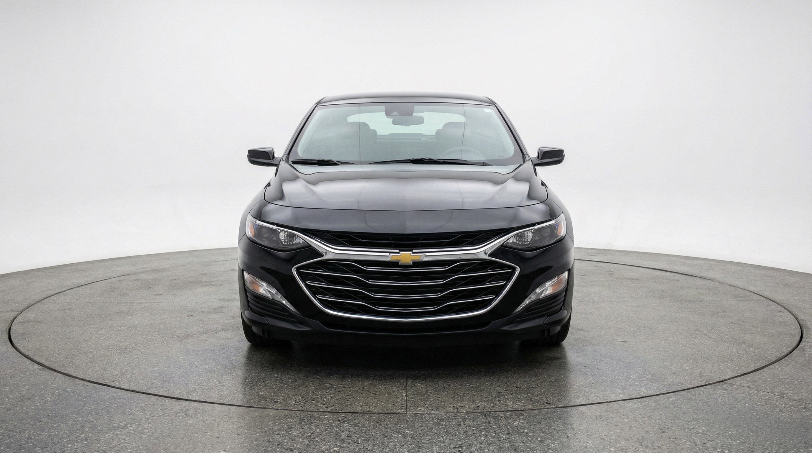 Used 2024 Chevrolet Malibu LT FWD image 2