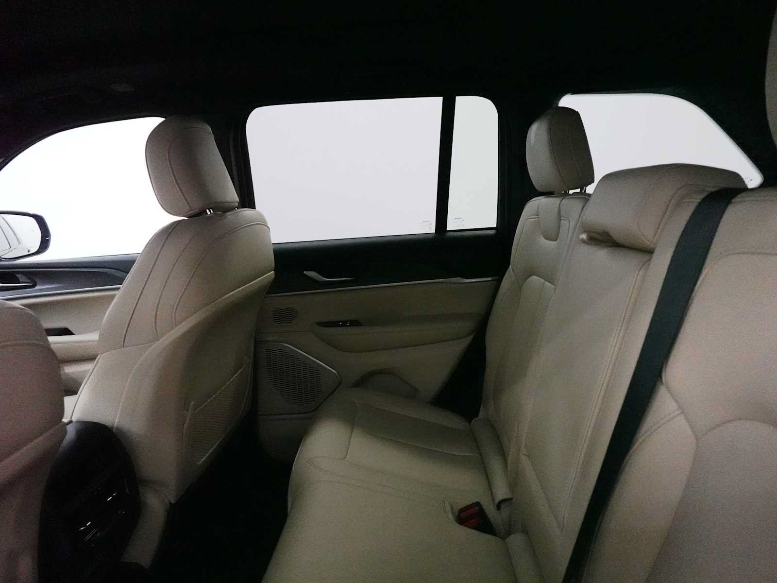 Used 2023 Jeep Grand Cherokee 4WD 4xe image 27