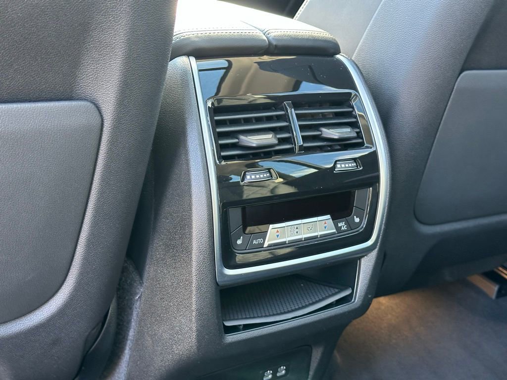 Certified 2024 BMW X7 xDrive40i w/ Premium Package image 28