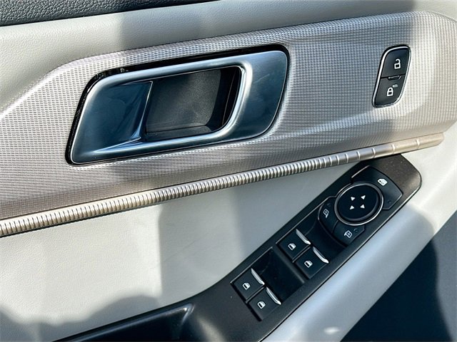 Used 2025 Ford Explorer Active w/ Active Comfort Package image 18