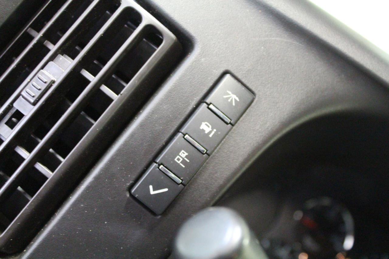 Used 2020 Chevrolet Express 2500 w/ Driver Convenience Package image 12