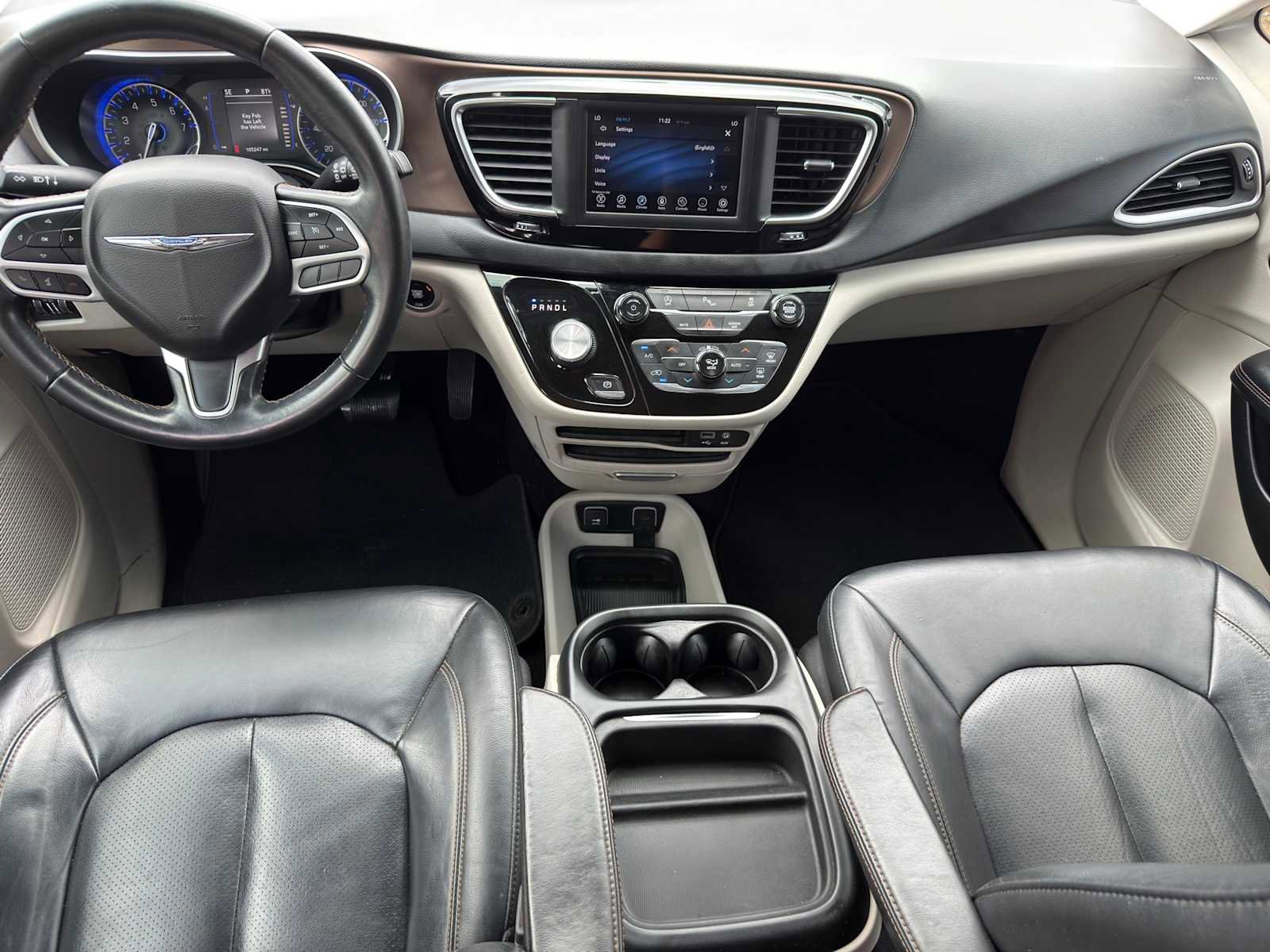 Used 2018 Chrysler Pacifica Touring-L FWD image 23