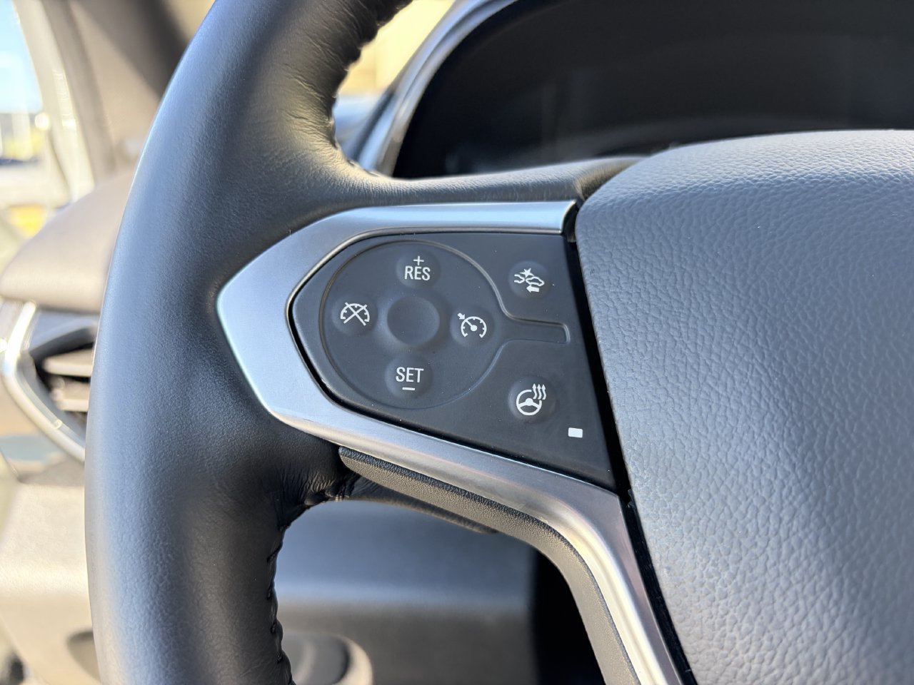 Used 2022 Chevrolet Traverse RS FWD image 21
