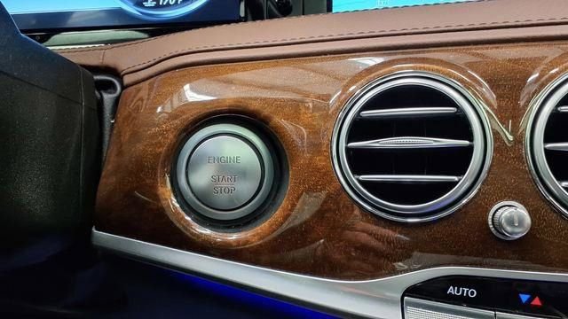 Used 2017 Mercedes-Benz S 550 Sedan image 33