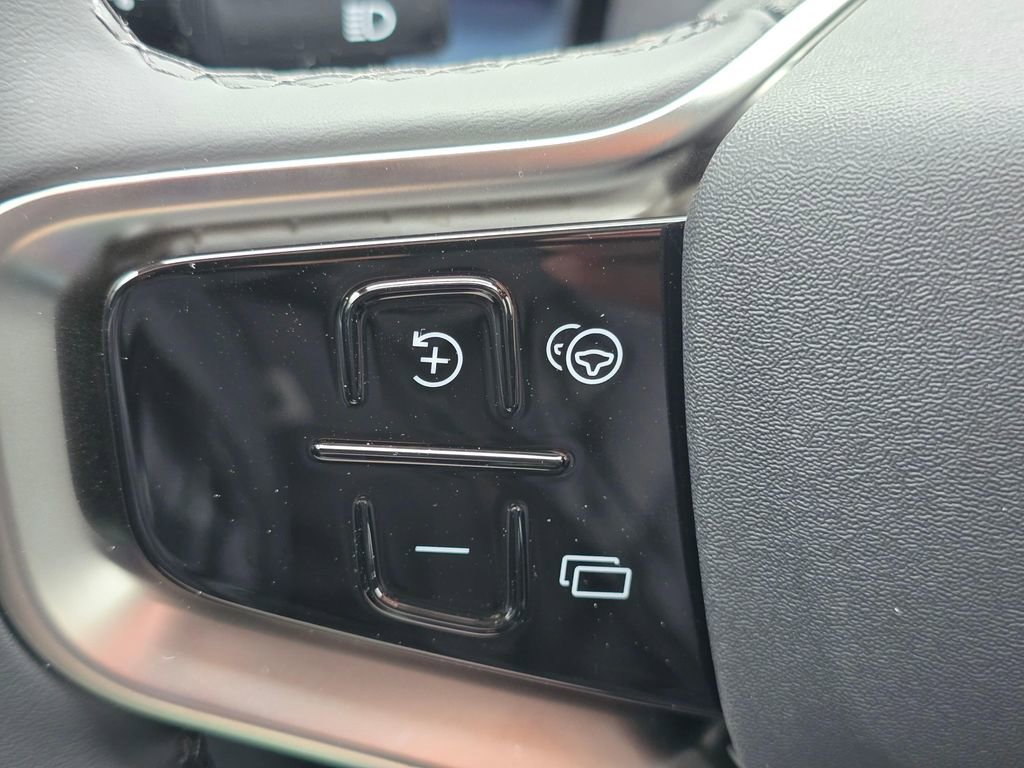 New 2026 Volvo EX30 Plus w/ Climate Package RWD image 32