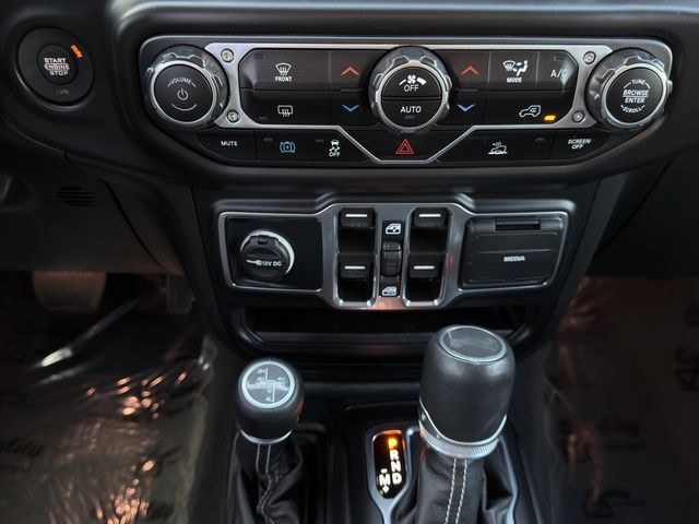 Used 2023 Jeep Wrangler Unlimited Sahara AWD/4WD image 21