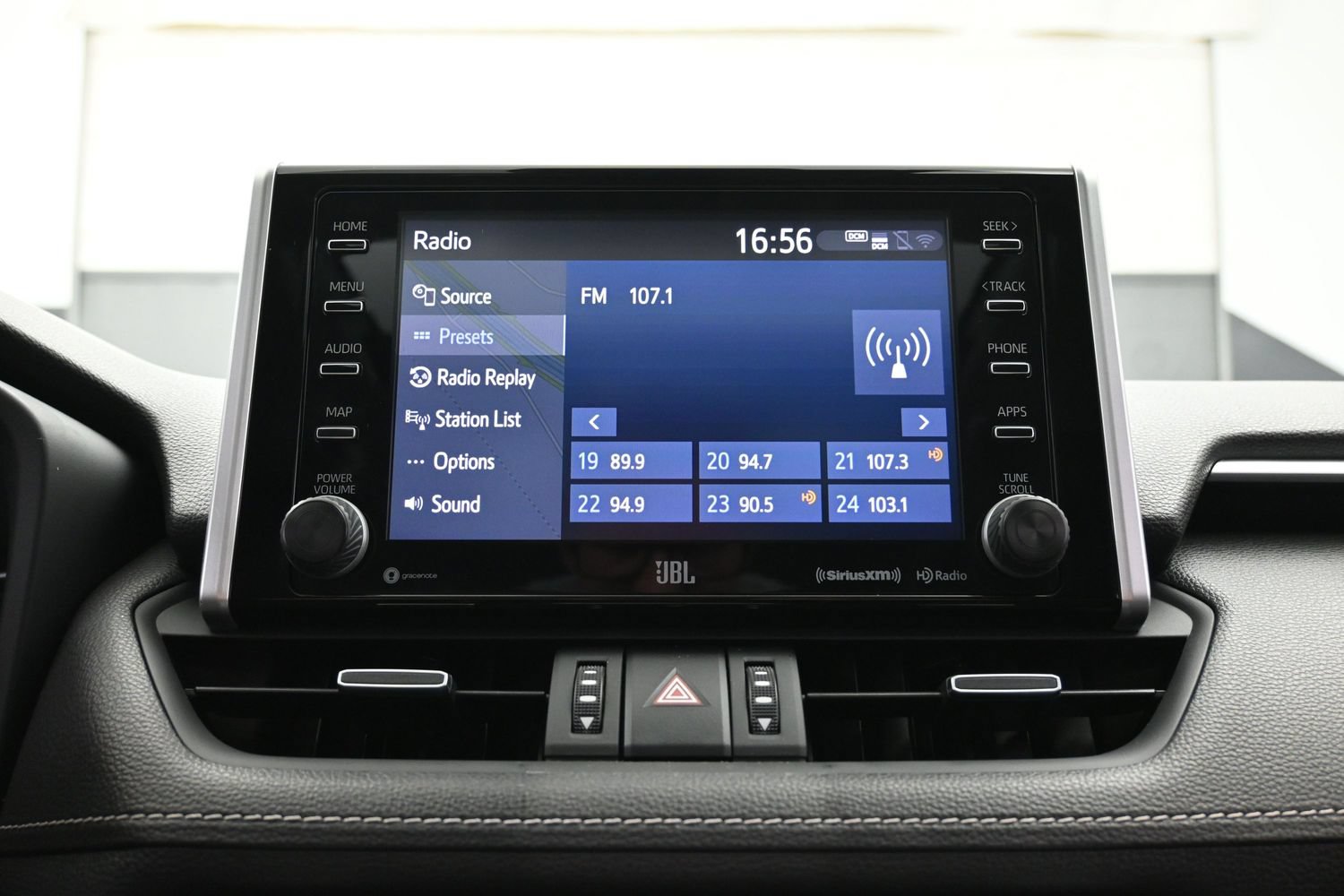Used 2019 Toyota RAV4 Limited AWD/4WD image 34