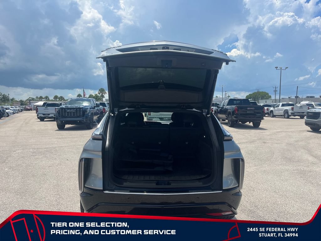 Used 2025 Cadillac Lyriq Luxury RWD image 16