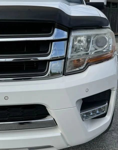 Used 2017 Ford Expedition Limited w/ Equipment Group 301A RWD image 9