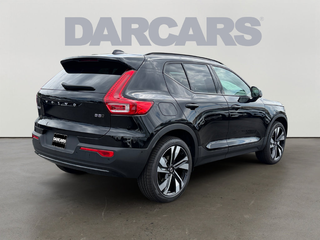 New 2026 Volvo XC40 B5 Plus w/ Climate Package AWD/4WD image 4