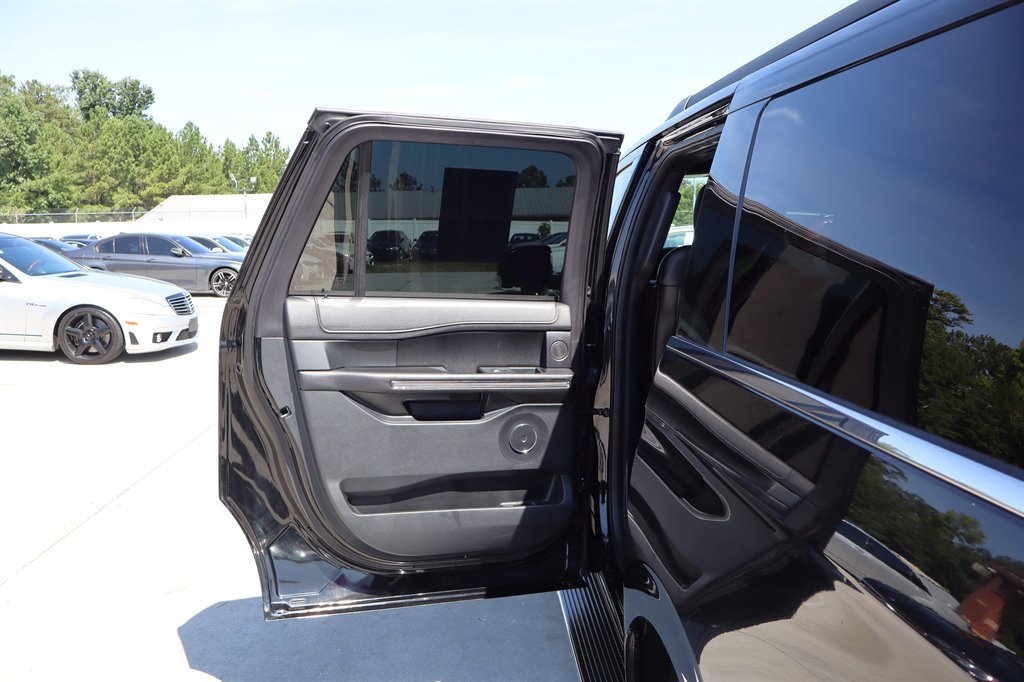 Used 2018 Ford Expedition Max XLT w/ Equipment Group 202A AWD/4WD image 41