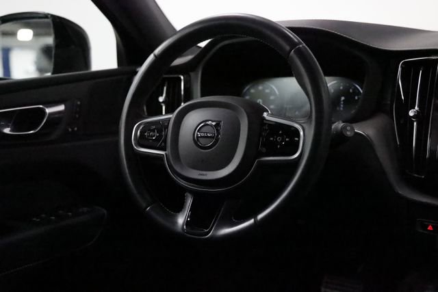 Used 2021 Volvo XC60 T5 R-Design w/ Advanced Package image 26