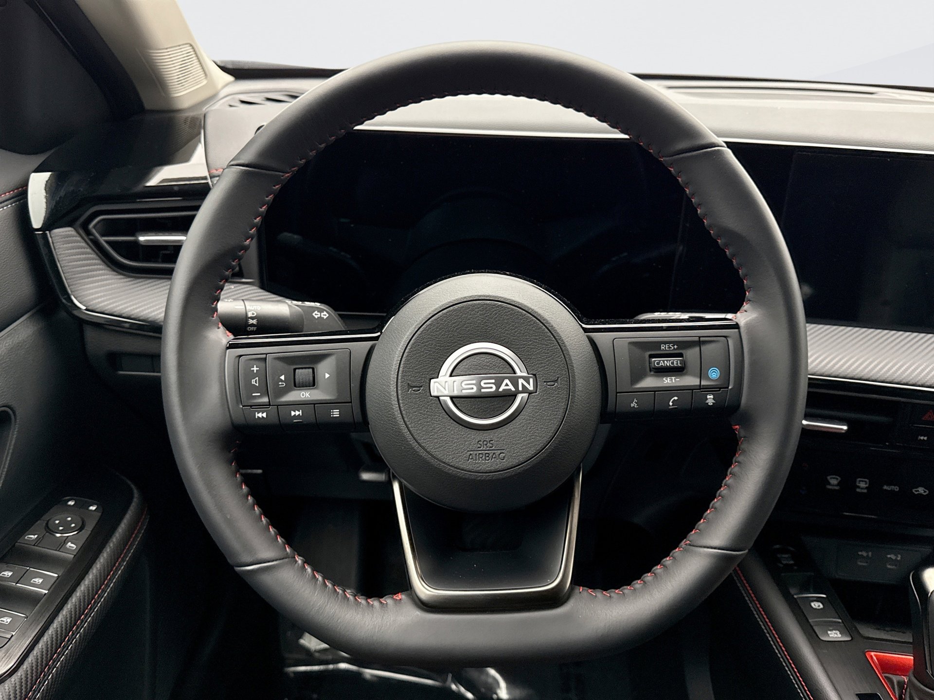 Used 2025 Nissan Kicks SR image 12