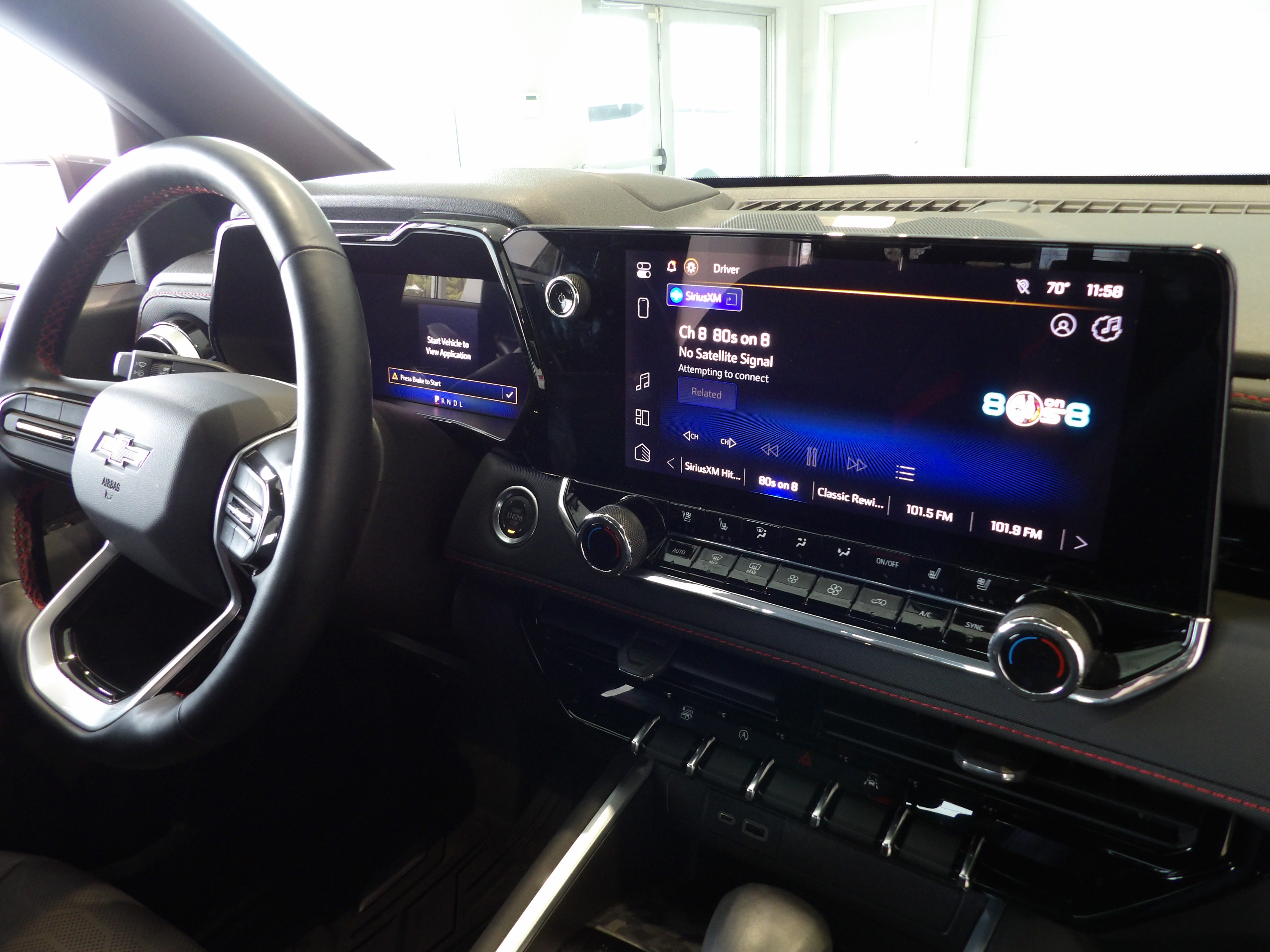 Used 2024 Chevrolet Colorado Z71 w/ Z71 Convenience Package 2 image 24