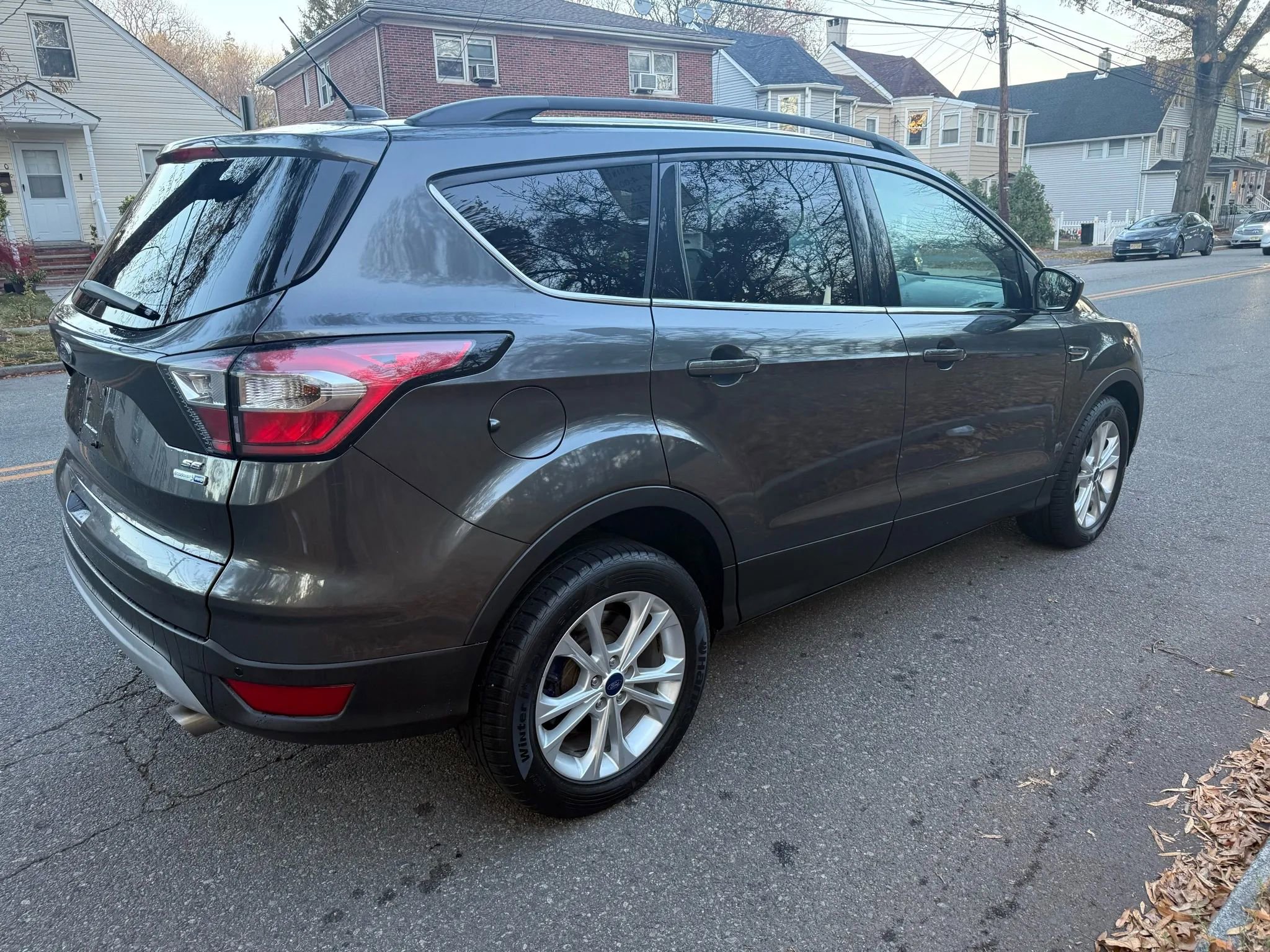 Used 2017 Ford Escape SE w/ Equipment Group 201A image 8