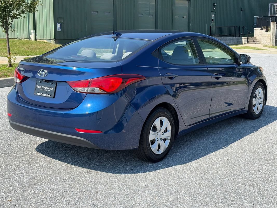 Used 2016 Hyundai Elantra SE FWD image 8