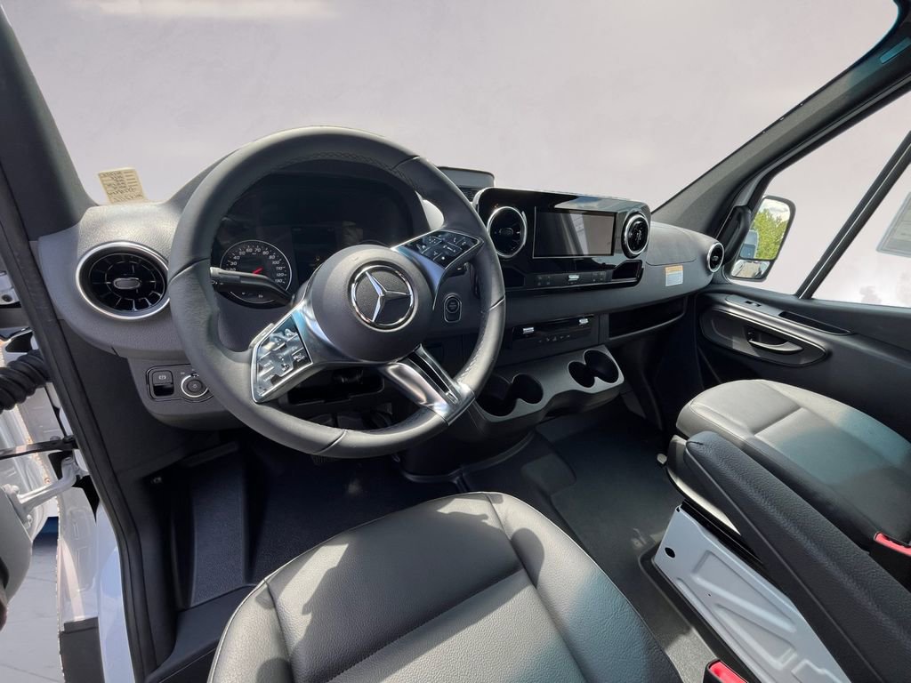 New 2025 Mercedes-Benz Sprinter 2500 image 8