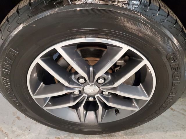 Used 2018 Jeep Grand Cherokee Limited w/ Trailer Tow Group IV image 28