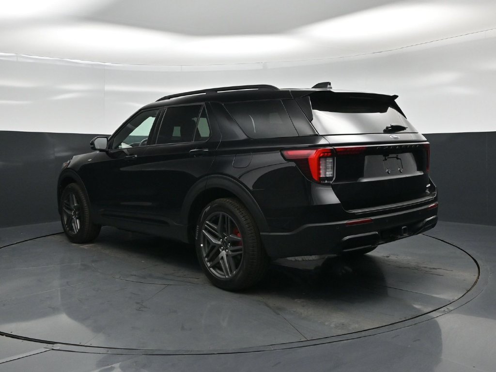 Certified 2026 Ford Explorer ST-Line w/ ST-Line Street Pack AWD/4WD image 6