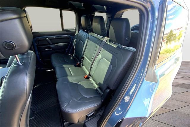 Used 2025 Land Rover Defender 110 X-Dynamic SE image 18
