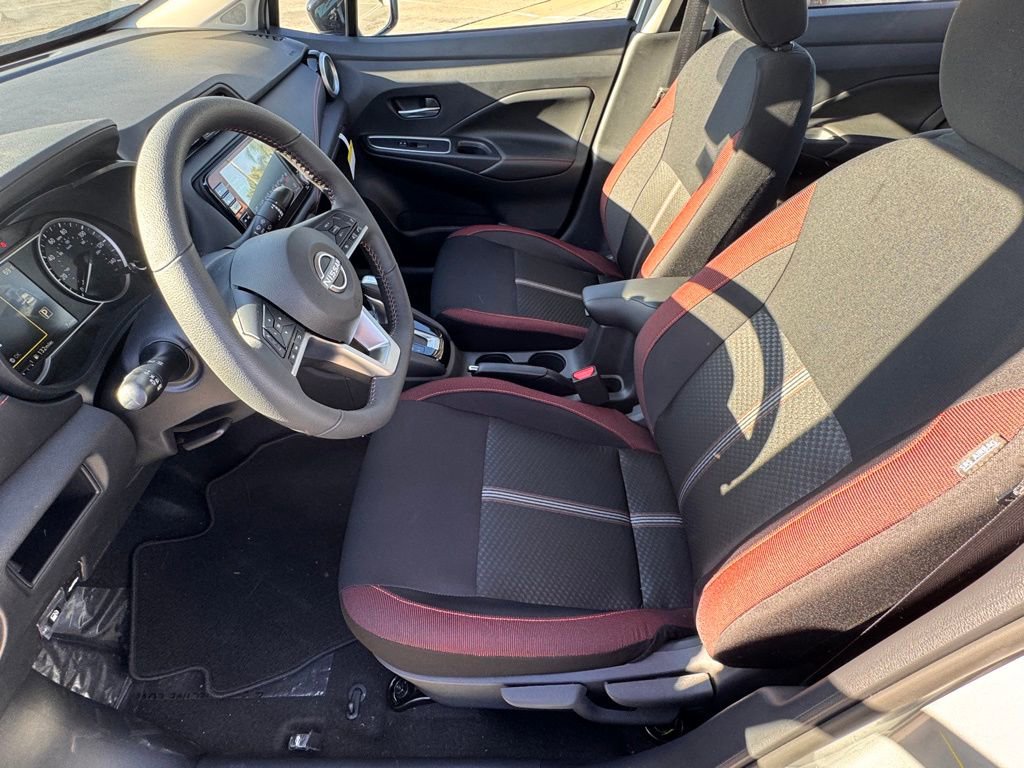 New 2025 Nissan Versa SR w/ Trunk Package image 9