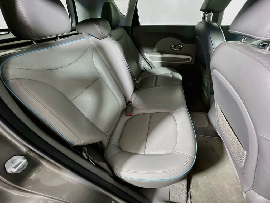 Used 2016 Kia Soul EV + w/ Sun & Fun Package FWD image 23