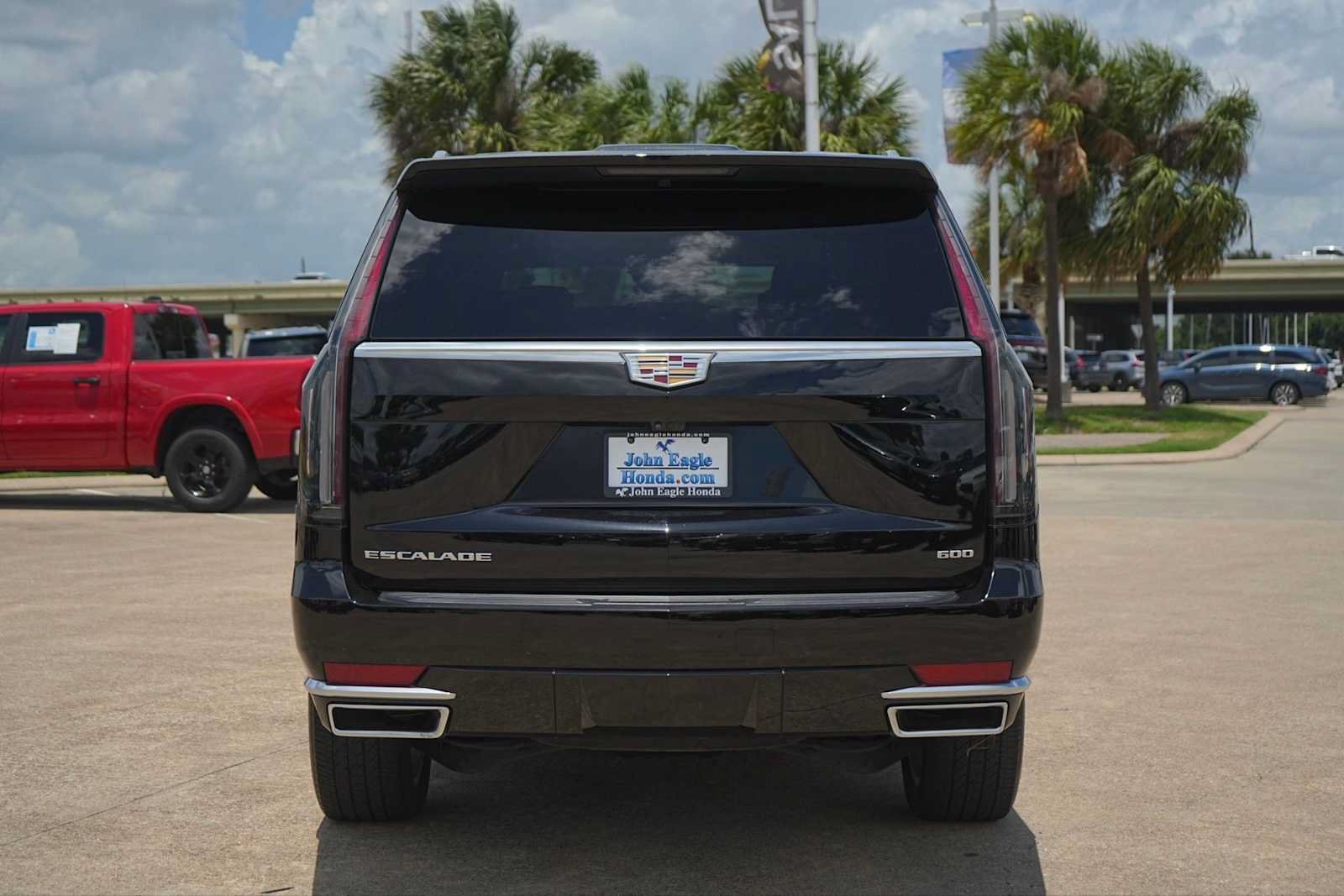 Used 2024 Cadillac Escalade ESV Premium Luxury RWD image 5